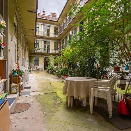 Cosy Flat With Balcony Apartment Budapest Exterior photo